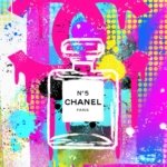 Stampa elegante di Chanel N°5 su tela o carta: design sofisticato e materiali premium per un tocco di classe negli interni. Ideale per salotto, camera o ufficio e perfetta come regalo per chi ama il design raffinato.