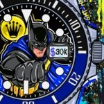 Ritratto pop art ispirato a Batman con orologio Rolex; stampa su tela o carta in vari formati, colori vivaci e stile grafico moderno.