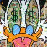 Dipinto a mano su tela con collage di fumetti e elementi finanziari. Arte pop made in Italy, materiali di qualità, perfetto come regalo originale.